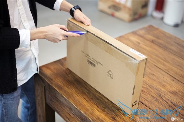 ռʼǱSurface Bookͼ