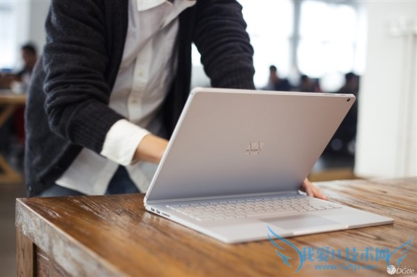 ռʼǱSurface Bookͼ