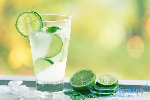 喝柠檬水有什么好处 喝柠檬水有什么好处