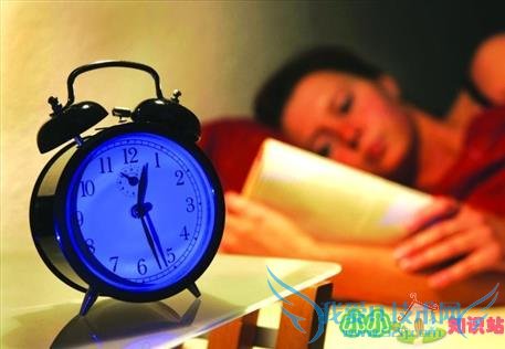 ˭֪Ϊʲô˯ҹǺܿʲ