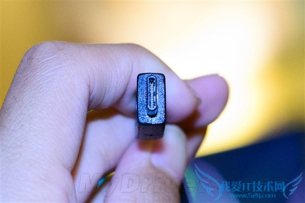 USB 3.1新接口把玩:体验正反随便插的快感