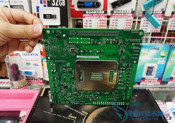 最神奇ITX小板:四条DDR4笔记本条子的X99