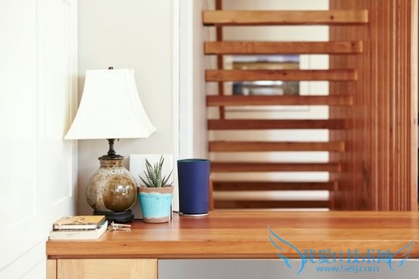 1200元!谷歌牌路由器OnHub发布