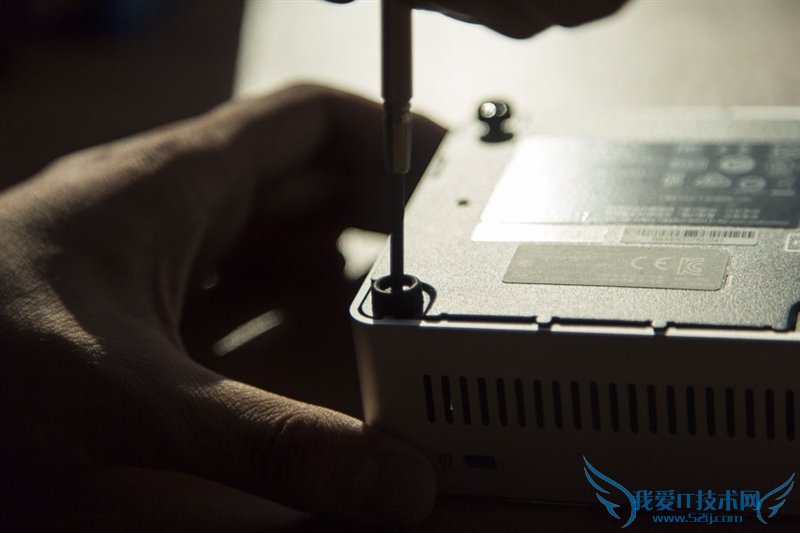 Intel最强迷你机拆解:值不值4000块?