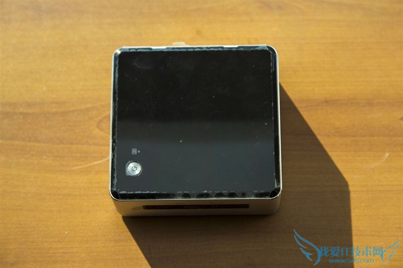 Intel最强迷你机拆解:值不值4000块?