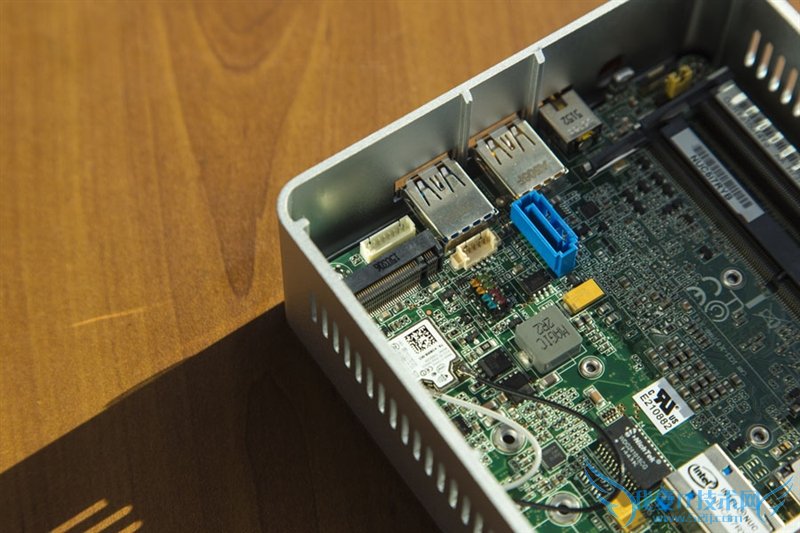 Intel最强迷你机拆解:值不值4000块?