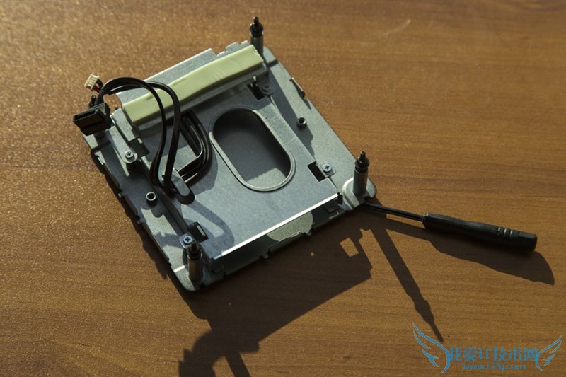 Intel最强迷你机拆解:值不值4000块?