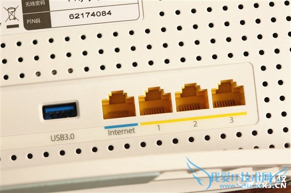 狂飙1900Mbps!腾达AC15路由器开箱图赏