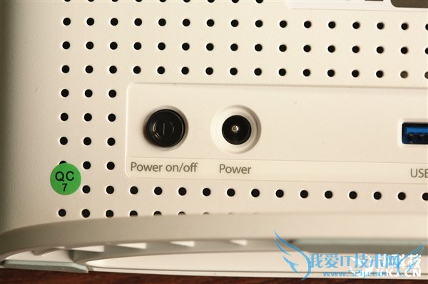 狂飙1900Mbps!腾达AC15路由器开箱图赏