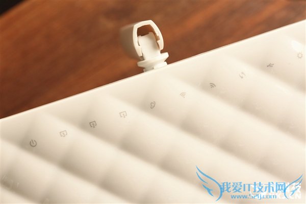 狂飙1900Mbps!腾达AC15路由器开箱图赏