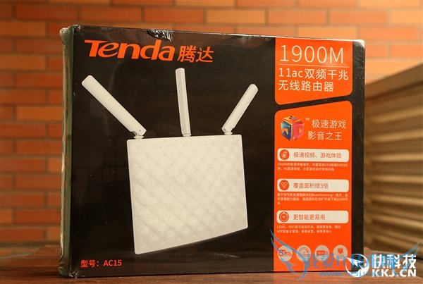 狂飙1900Mbps!腾达AC15路由器开箱图赏