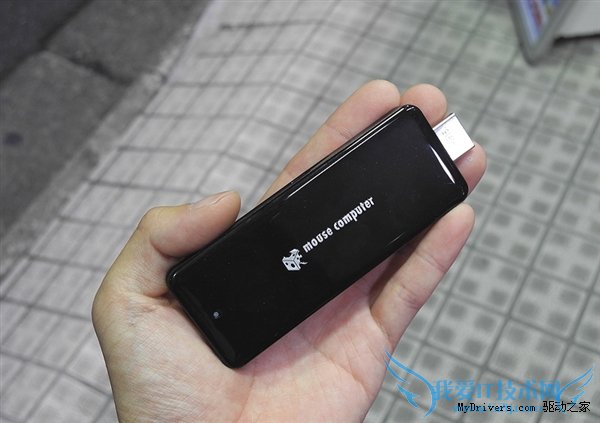 U盘?这是地球上最小的PC!