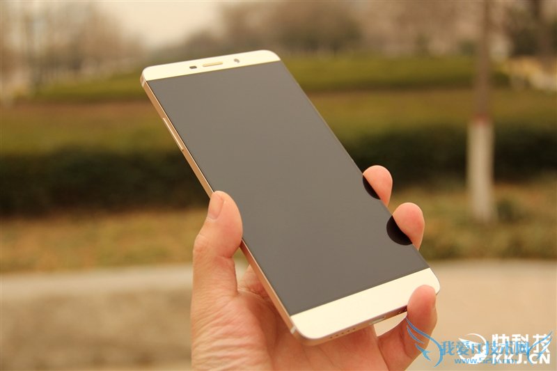 全球首款骁龙820手机 乐视乐Max Pro评测