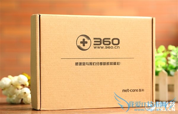 360首款超薄5G路由器图赏:薄如鼠标垫