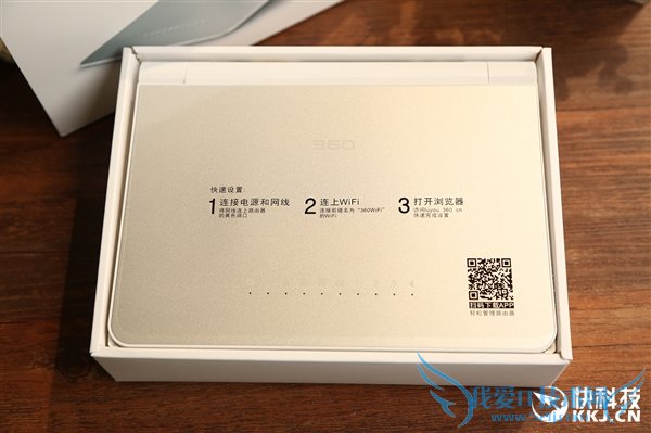 360首款超薄5G路由器图赏:薄如鼠标垫