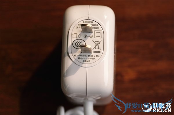 360首款超薄5G路由器图赏:薄如鼠标垫