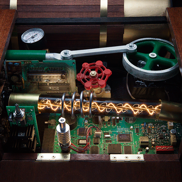 这台电脑简直神了:内置蒸汽机不愁电费