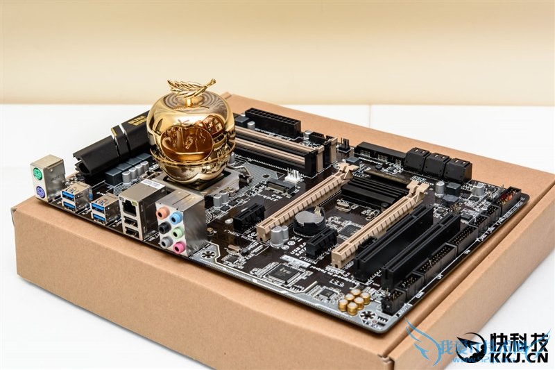 E3-1200 v5首发评测 性价比暴跌!