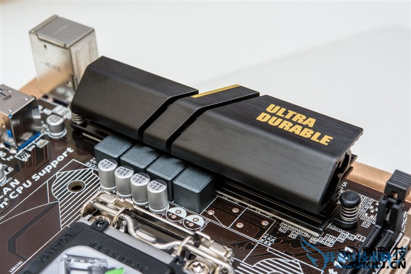 E3-1200 v5首发评测 性价比暴跌!