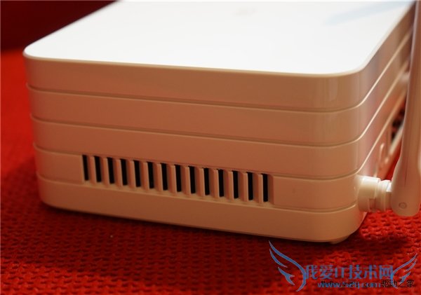 新小米路由器真机图赏:外观大变样