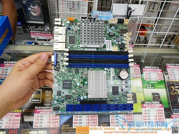 丧心病狂 这块主板竟有17个SATA接口