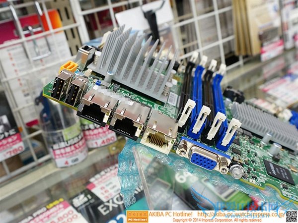 丧心病狂 这块主板竟有17个SATA接口