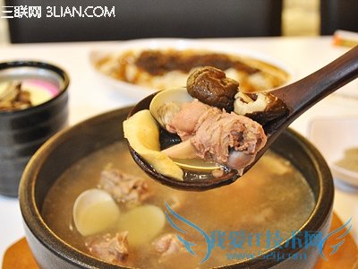 孕产妇煲汤不能只喝汤不吃“渣” 52IJ母婴教育