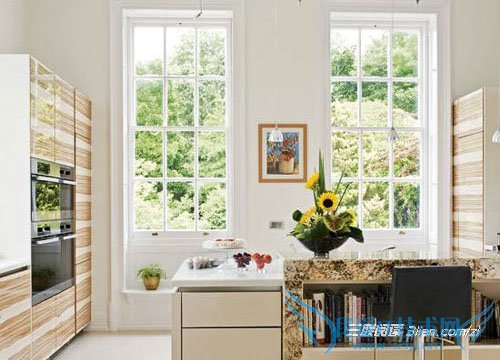 小户型功能性厨房设计 52IJ阅读
