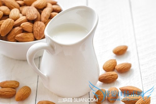 教你4招辨别牛奶是否新鲜 52IJ