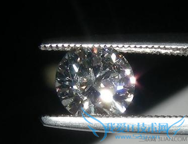 裸钻的荧光是什么 52IJ