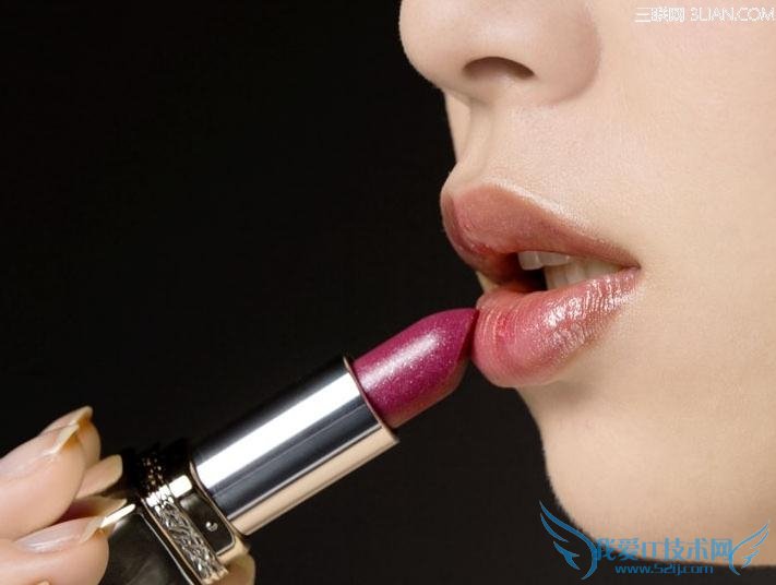 冬天嘴唇干裂起皮怎么办 52IJ