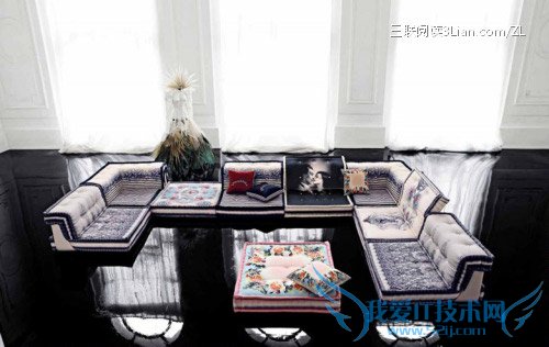 与罗奇堡沙发的花间色彩艳遇