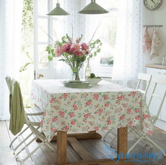 餐厅怎么装修?餐厅吊灯的选择 52IJ