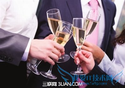 春节喝酒应辨别这些说法是否对错 52IJ