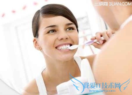 刷牙前应不应先蘸湿牙刷? 52IJ