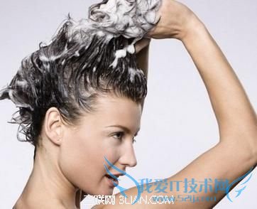 5种洗头方式易惹病 你中招了吗 52IJ