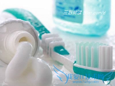 巧用牙膏的方法 52IJ阅读