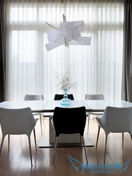 实用为先的餐厅搭配