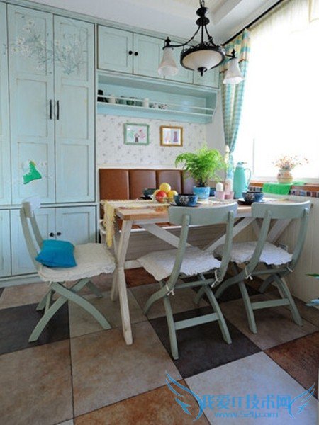 实用为先的餐厅搭配