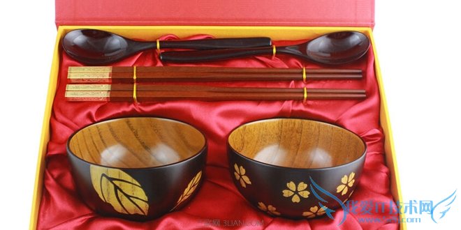 朋友结婚送什么礼物好 送上诚挚的祝福