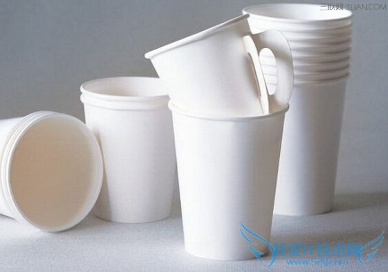 一次性纸杯不宜盛热水 52IJ