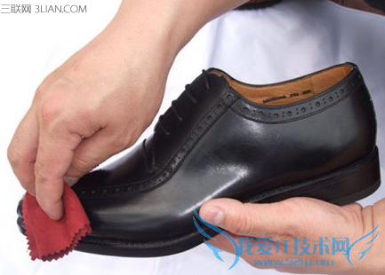 皮鞋怎么擦亮 52IJ