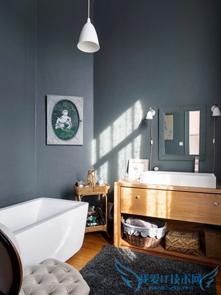 浪漫无比的湖蓝绽放