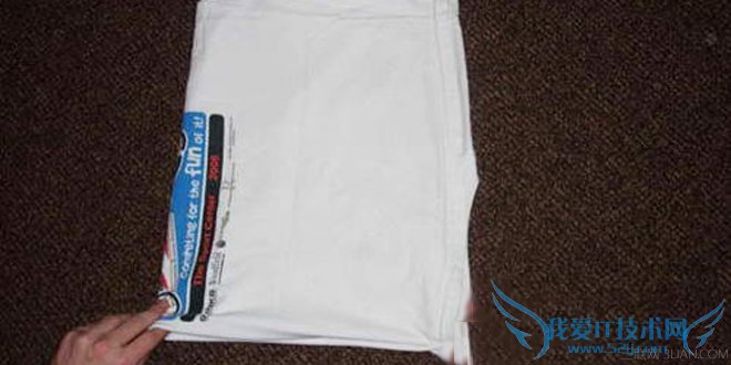 怎样快速叠t恤 快速叠t恤的方法图解教程