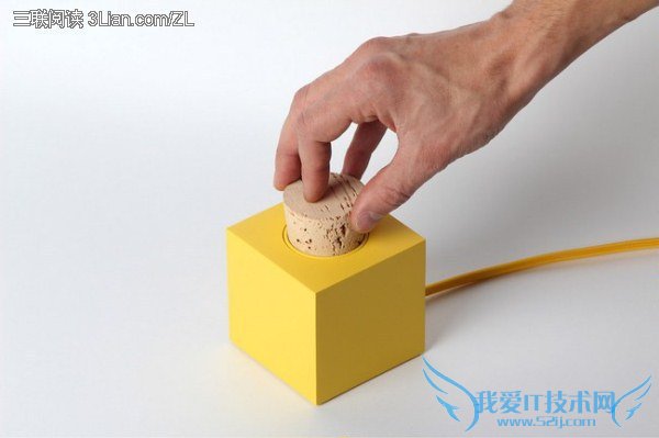 ľ                    52IJ