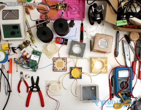 ľ                    52IJ