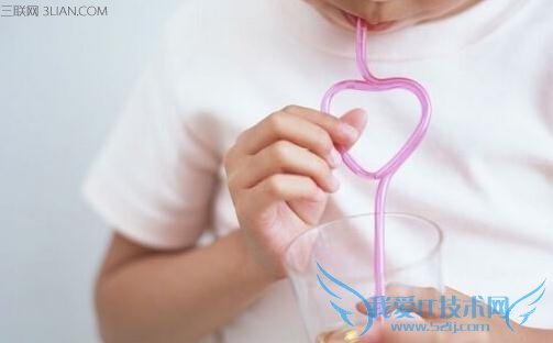 巧妙用吸管帮你疏通下水道 52IJ