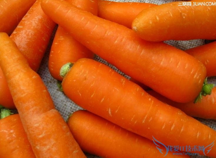 冬季手脚脱皮可吃点胡萝卜 52IJ