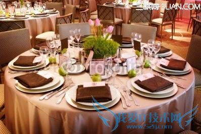 ε                    52IJ