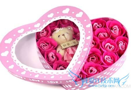 2015女生节送什么礼物好 52IJ